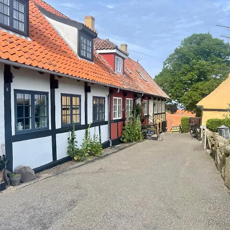Nybygget Hus I Taet Pa Klipper, Skov Og Hav בית נופש